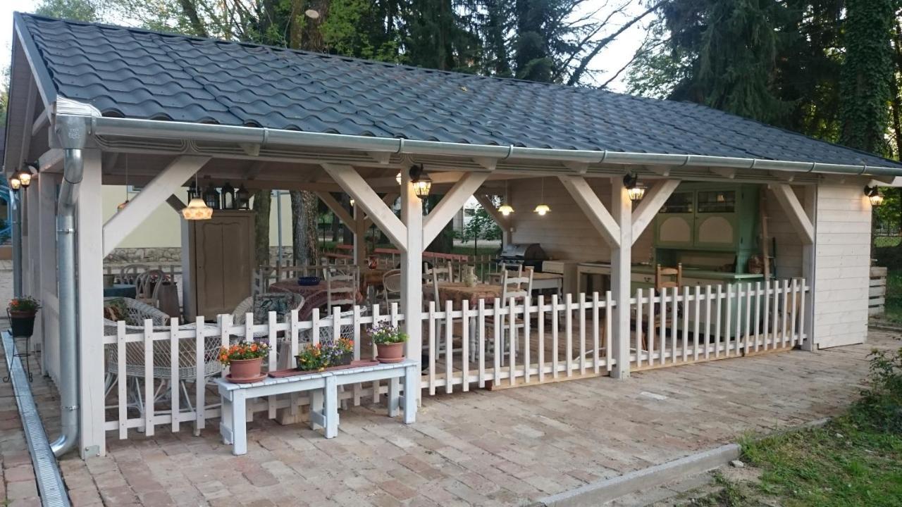 Balzsam Apartmanhaz 哈卡尼 外观 照片