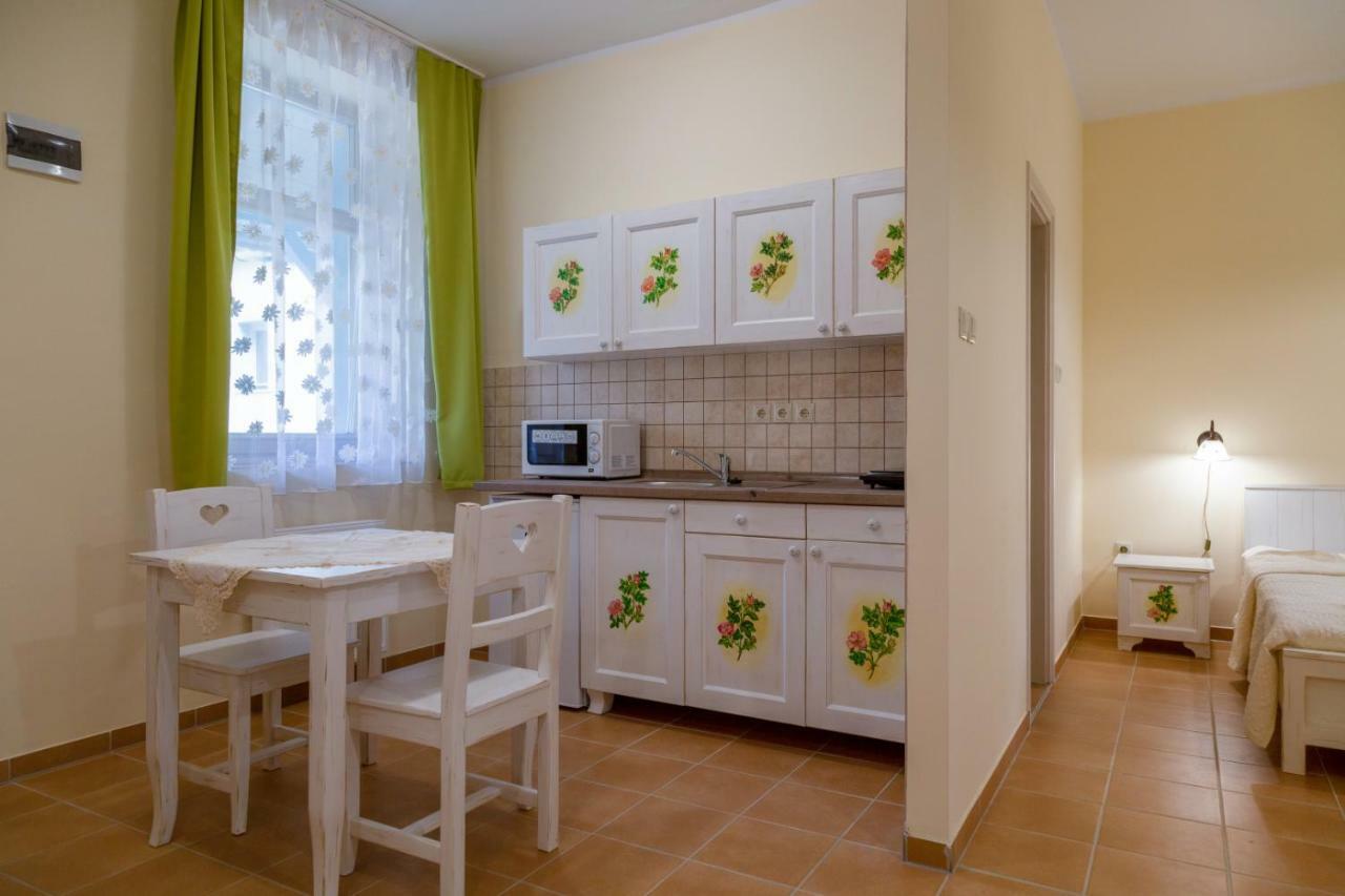Balzsam Apartmanhaz 哈卡尼 外观 照片