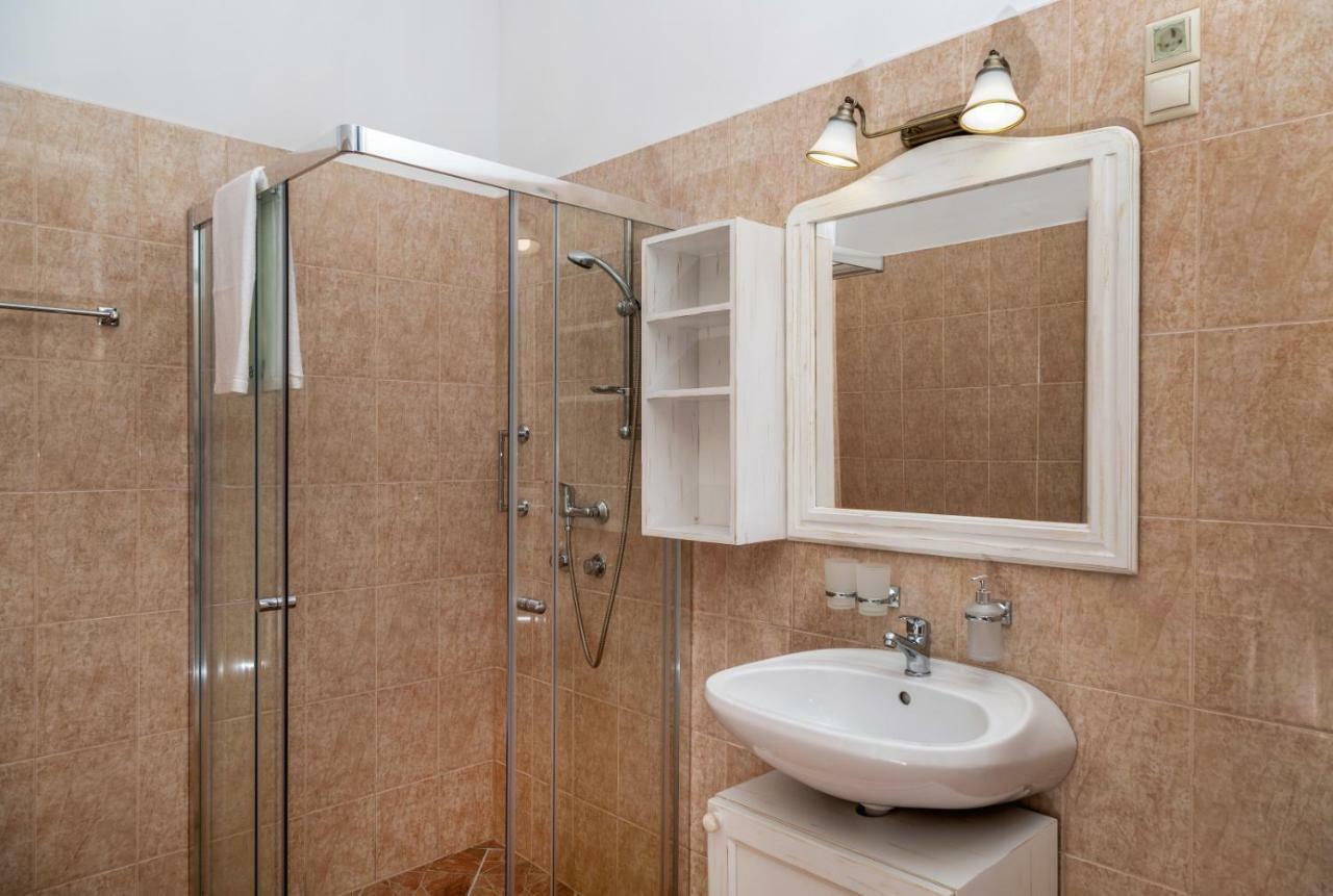 Balzsam Apartmanhaz 哈卡尼 外观 照片