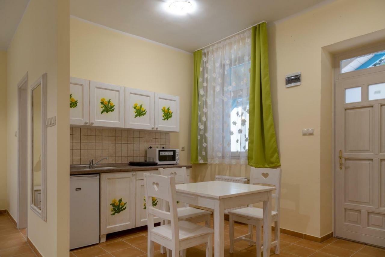 Balzsam Apartmanhaz 哈卡尼 外观 照片